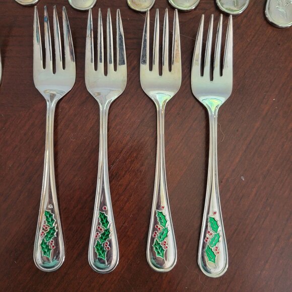 Holiday Silverware Set Holly Design 20-Piece Stainless Steel Flatware Christmas - Picture 2 of 7